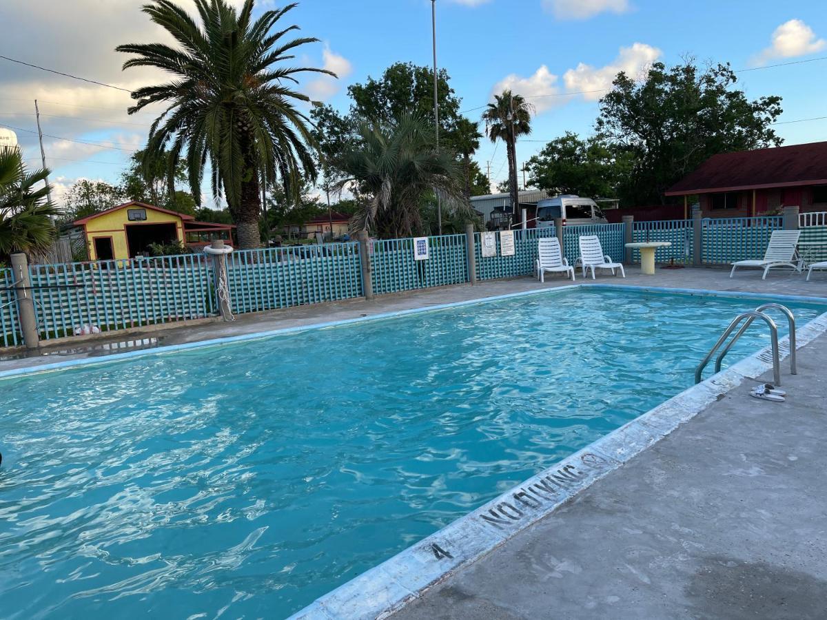 Gulfway Motel And Restaurant Gilchrist Exterior photo